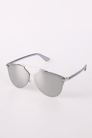 Aviator Sunglasses with dark tint