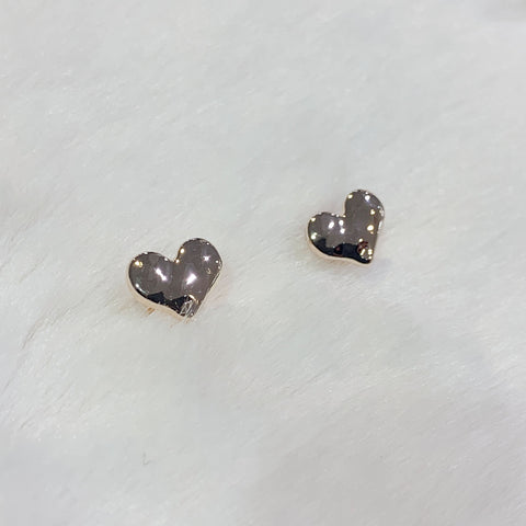 HAMMERED EFFECT HEART EARRING STUD