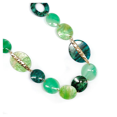 Pebble Stones With Gold Oval Chain Necklace