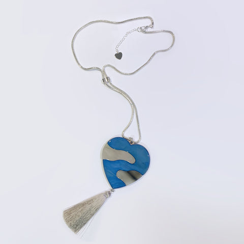 RESIN HEART AND TASSEL LONG NECKLACE