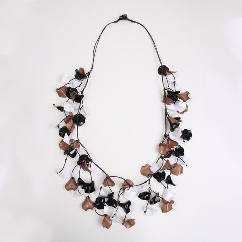 Leafy Patterned Shape Necklace