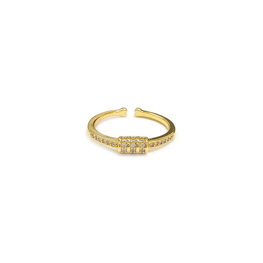 Pure Gold Ladies Ring With White Stone