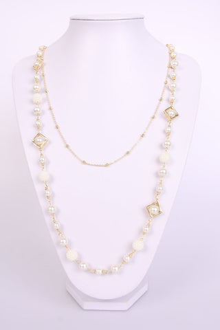 Pearls with square frames with gold and silver chain