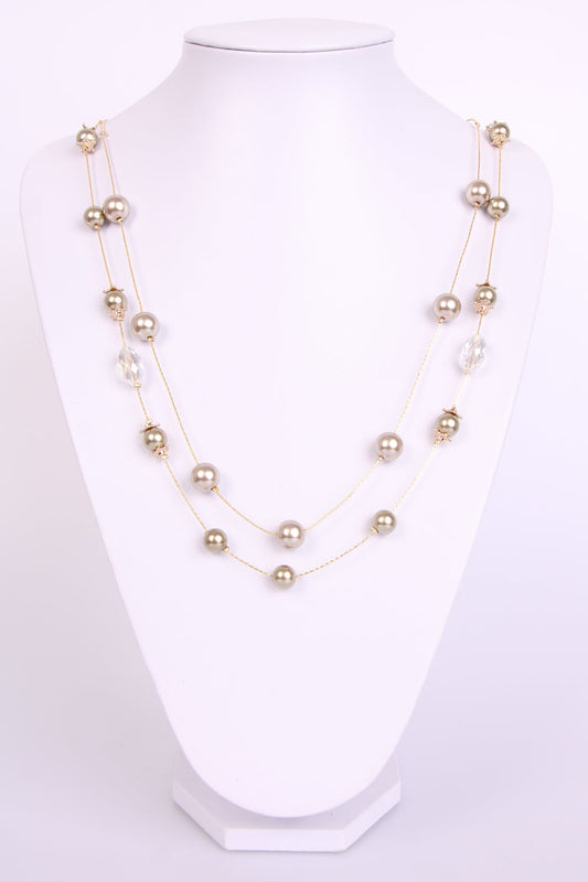 Pearl Necklace with oval Jewel in Gold and silver chain