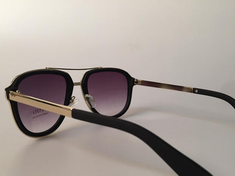 Aviator Sunglasses with matte and metal frame