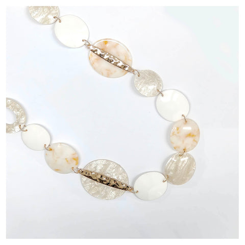 Pebble Stones With Gold Oval Chain Necklace