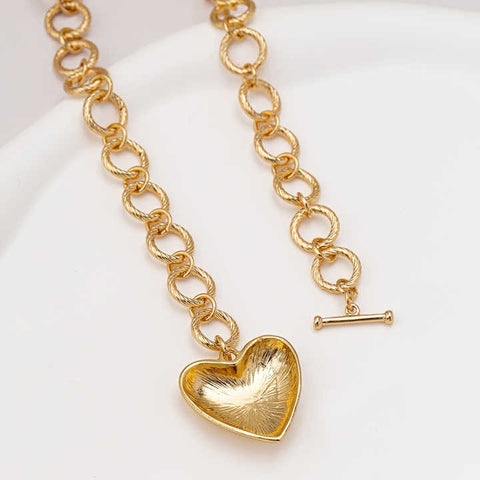 Elegant Custom Love Pendant Necklace – Glossy & Stylish Fashion Jewelry for Women
