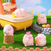 Adorable Piglet Figurines Set – Ice Cream and Playful Moments in Miniature