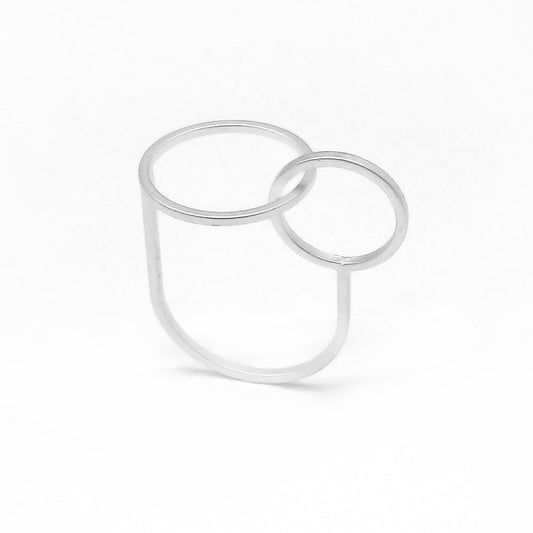Geometric Entwined Circle Ring - Silver