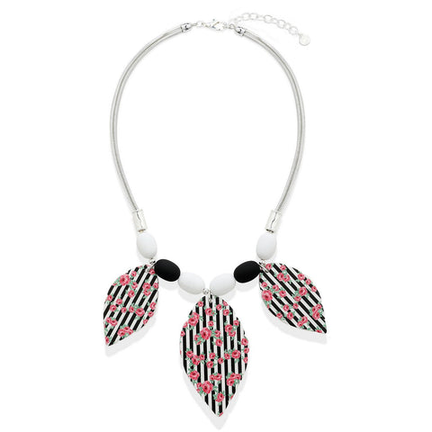 Pattern Beaded Necklace with Roses